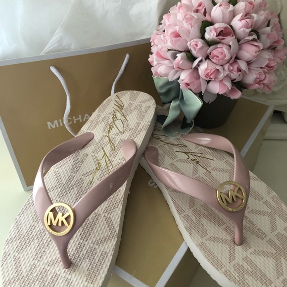 michael kors eva flip flops